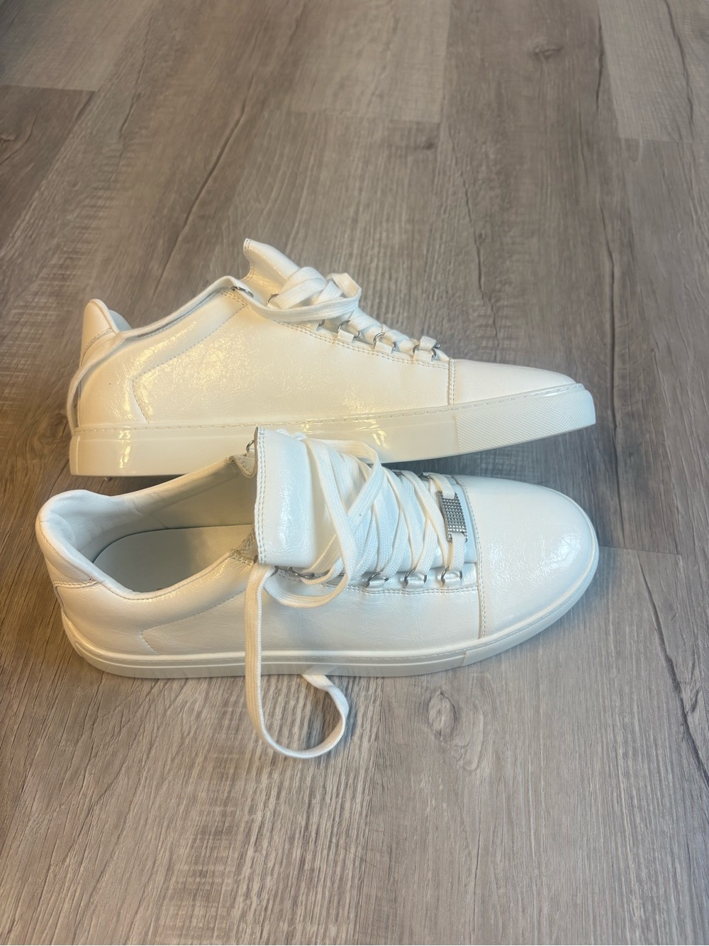 Men's Balenciaga Arena White Low-Top Leather Sneakers